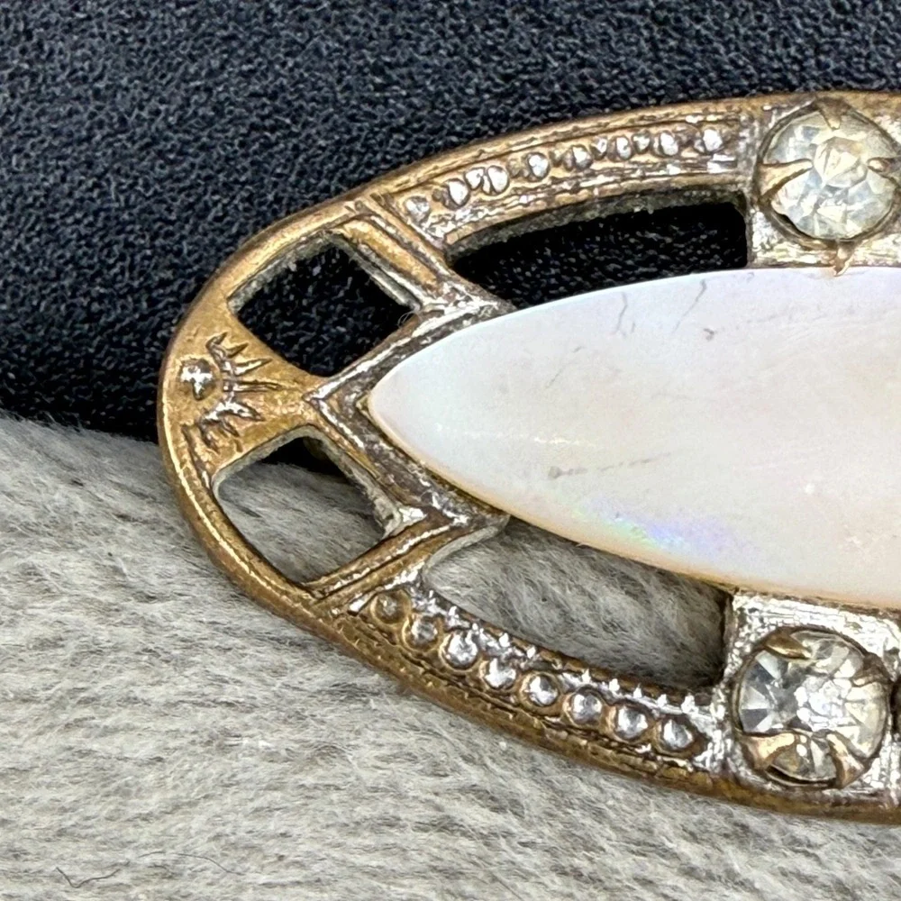 Vintage Mother of Pearl‎ Paste Rhinestone Brooch Gold Tone